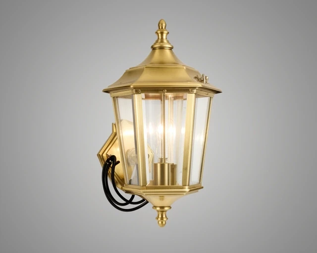 Gable wall lantern